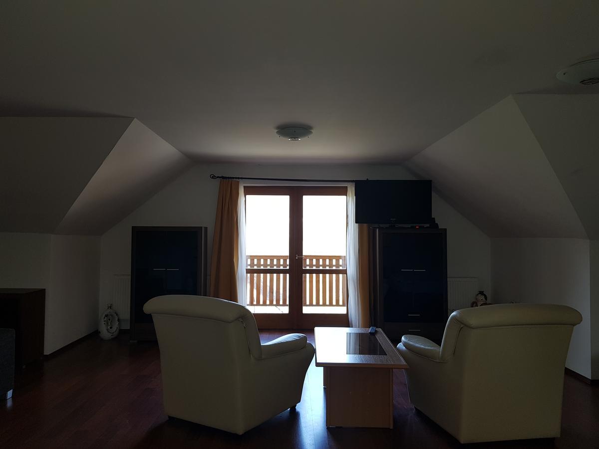Olze Panzio Bed & Breakfast Erdobenye Exterior photo